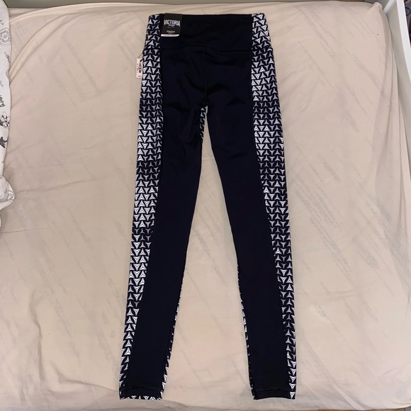 Victoria’s Secret black& white knockout leggings - Picture 2 of 4